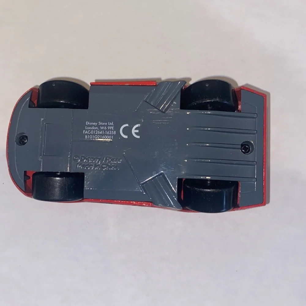 Disney Cars Diecast Lightning McQueen Piston Cup Car
